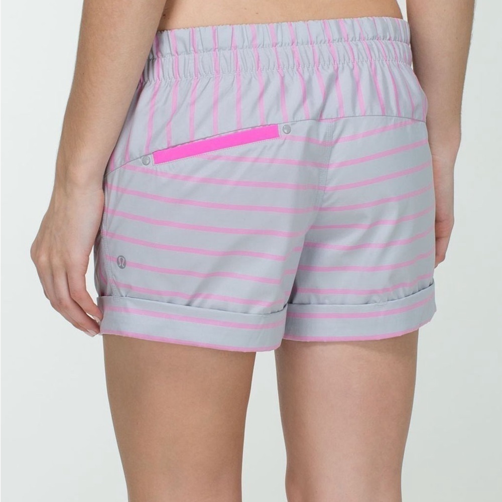 LULULEMON Spring Breakaway Short size 6​​​​​​​